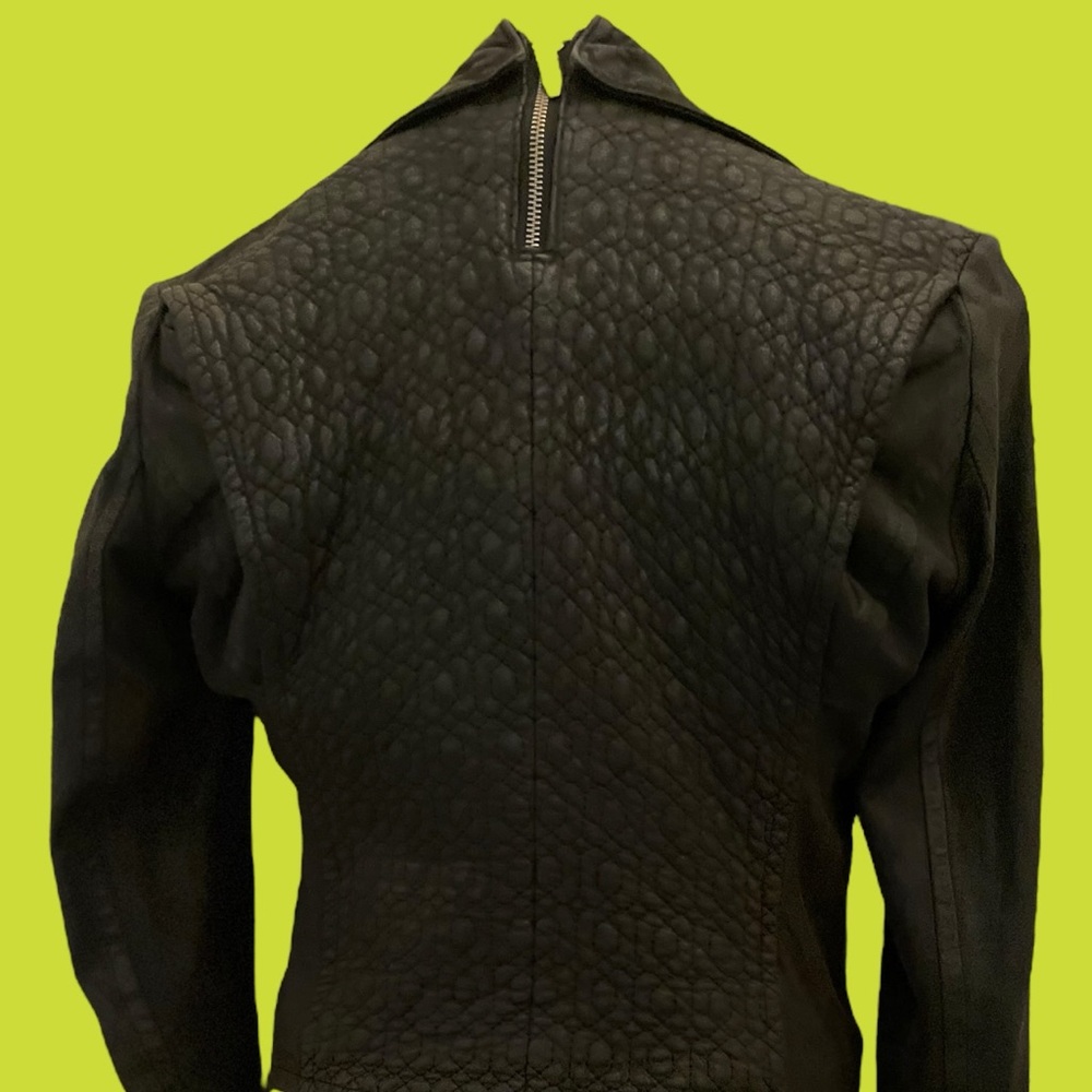 100% Lambs Skin Black Leather Jacket | BKE
Sz S/P Like New | THEYSKEN’S THEORY - Picture 7 of 13
